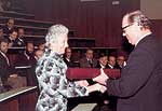Berta Karlik wird Ehrenmitglied der Chemisch-Physikalischen Gesellschaft, 1978