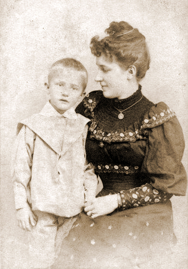 Georgine Schrödinger mit ihrem Sohn Erwin