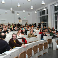 Der Große Hörsaal des Instituts für Materialphysik der Universität Wien