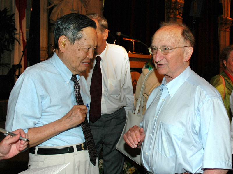Chen Ning Yang, Walter Thirring
