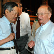 Chen Ning Yang, Walter Thirring