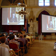 Während der Ansprache von Wolfgang Schütz
