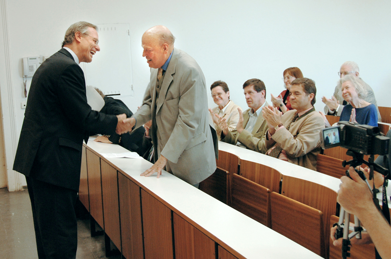 Georg Winckler gratuliert Othmar Preining