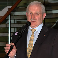 Manfred Wielach, Direktor der Sparkasse Horn
